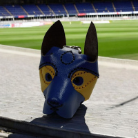 🐶 Llavero de Perrito de Cuero – Edición Boca Juniors